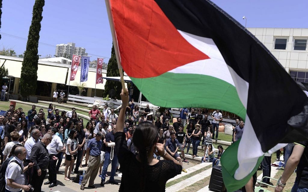 Arab-Israeli and left-wing student activists hold a rally marking the Nakba anniversary at the Tel Aviv University in Tel Aviv on May 20, 2015. (Tomer Neuberg/Flash90)
