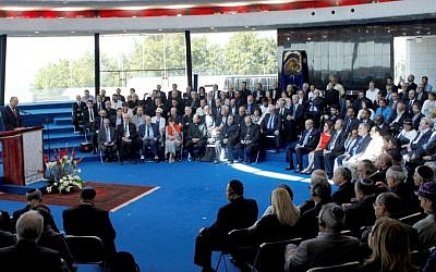 Israeli Tourism Minister Uzi Landau speaks before some 120 international rabbis of all denominations,  Catholic cardinals and other leading clergy at a three-day interfaith conference overlooking the Sea of Galilee. (courtesy)