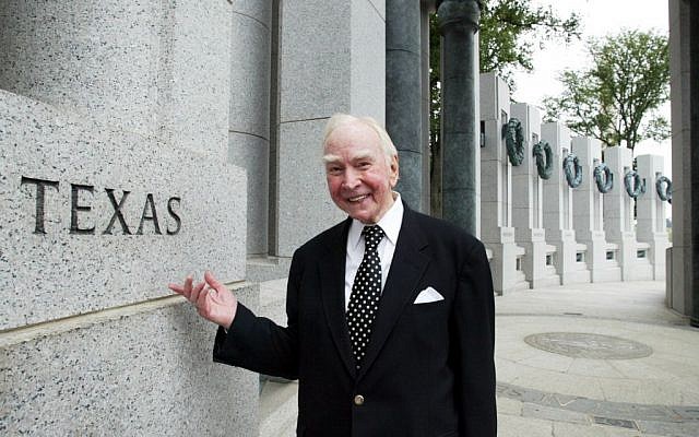 In this July 29, 2005, file photo, former House Speaker Jim Wright of Texas stands next to the Texas pillar while touring the World War II Memorial in Washington. Wright, a veteran Texas congressman who was the first House speaker in history to driven out of office in midterm, has died. He was 92. (photo credit: AP Photo/Yuri Gripas, File) In this July 29, 2005, file photo, former House Speaker Jim Wright of Texas stands next to the Texas pillar while touring the World War II Memorial in Washington. Wright, a veteran Texas congressman who was the first House speaker in history to driven out of office in midterm, has died. He was 92. (photo credit: AP Photo/Yuri Gripas, File)