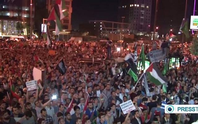 An anti-Israel protest in Istanbul, Turkey, July 2014. (YouTube/PressTV News Videos) An anti-Israel protest in Istanbul, Turkey, July 2014. (YouTube/PressTV News Videos)