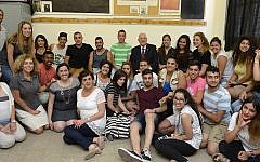 President Reuven Rivlin (back row, center) with pupils and teachers and the Givat Gonen School in Jerusalem (Mark Neiman/GPO)