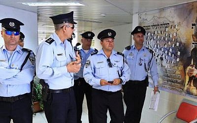 Illustrative photo: Israeli police officers in Bet Shemesh, on March 17, 2015. (Yaakov Naumi/FLASH90)