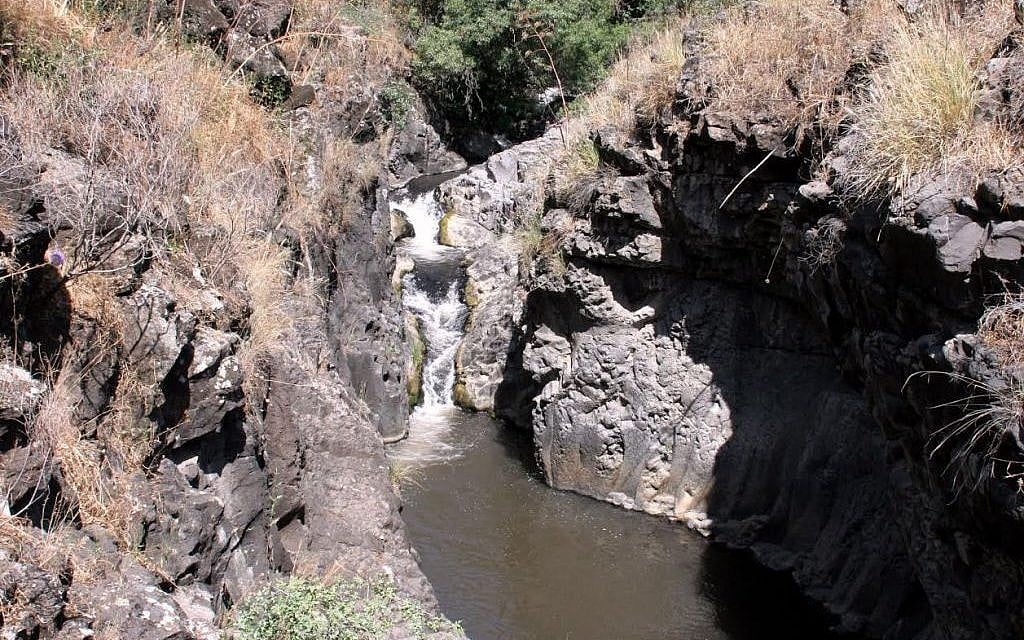 The Hexagon River (Shmuel Bar-Am)