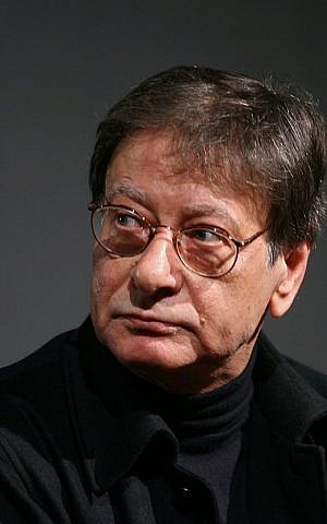 Palestinian poet Mahmoud Darwish seen during a signing for his new book in Amman, Jordan, February 23, 2008 (AP/Nader Daoud)