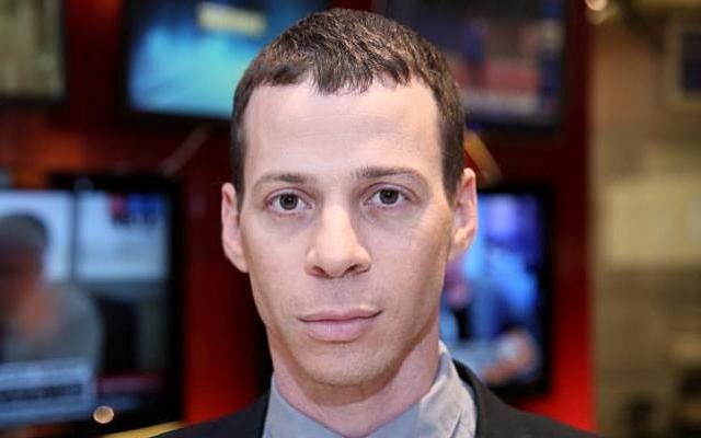 Israeli journalist Amit Segal. (CC BY-SA Hanay/Wikimedia Commons)