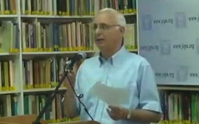 Avi Beker, the former secretary-general of the World Jewish Congress and longtime head of its Israel office,  speaking in a conference in Jerusalem on April 27, 2010. Beker died from cancer Thursday at the age of 64. (Screen capture: YouTube)