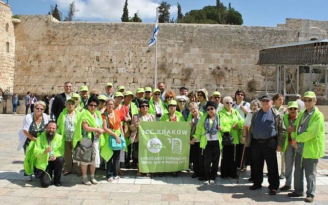 Members of Krakow JCC senior's club at the Western Wall in Jerusalem, Israel, March 2015. (Ishbel Szatrawska) Members of Krakow JCC senior's club at the Western Wall in Jerusalem, Israel, March 2015. (Ishbel Szatrawska)