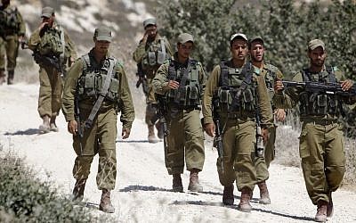 IDF soldiers seen in the West Bank, June 22, 2014. (Miriam Alster/Flash90)