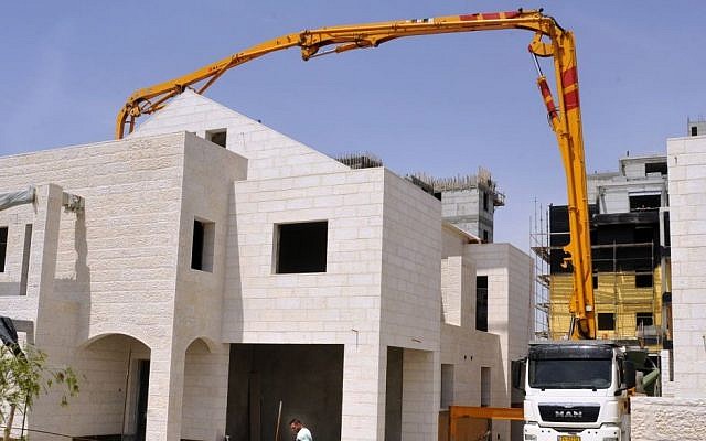 View of construction in Ma'ale Adumim, May 26, 2014. (Serge Attal/Flash90)