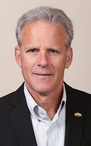 Portrait of new Member of Knesset, Michael Oren, of the Kulanu party. March 29, 2015. (Nati Shohat/Flash90)