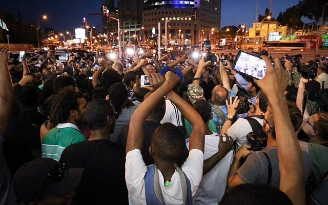 Ethiopians of Israeli descent protest police brutality and their mistreatment in Israeli society, Tel Aviv, June 3, 2015. (Flash90) Ethiopians of Israeli descent protest police brutality and their mistreatment in Israeli society, Tel Aviv, June 3, 2015. (Flash90)