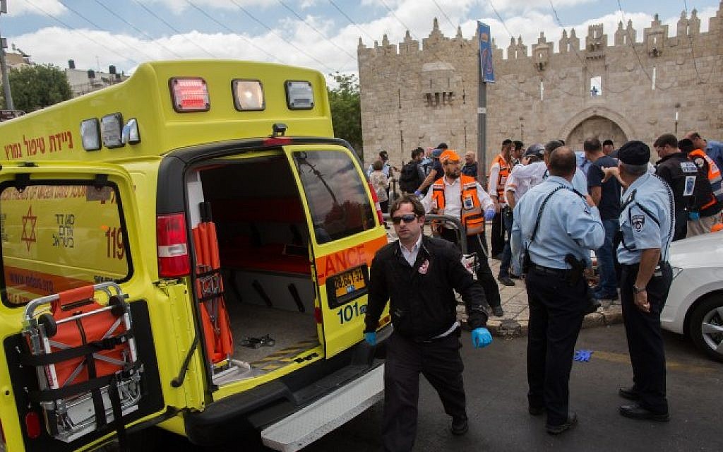 The site where a Palestinian man stabbed an Israeli Border Police officer near Damascus Gate in Jerusalem's Old City, June 21, 2015. (Yonatan Sindel/Flash90)