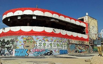 The Dolphinarium in Tel Aviv, with a new paint job by street artist Dede (Courtesy Facebook)