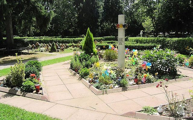 Illustrative: A cemetery for miscarried babies (Ikar.us / Wikipedia)
