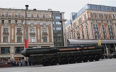 Illustrative image of Russian missiles on parade (Screen capture: YouTube)