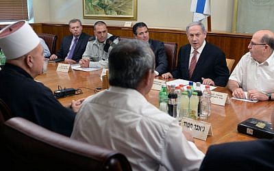 Prime Minister Benjamin Netanyahu meeting leaders of the Druze community in Jerusalem on Wednesday, June 24, 2015. (Kobi Gidon/GPO)