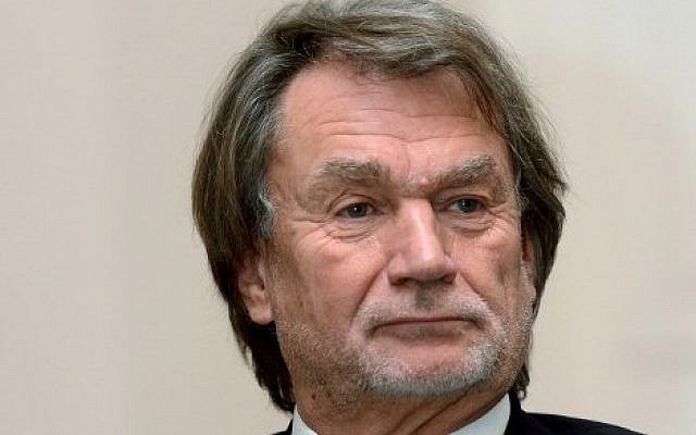 A photo taken on October 25, 2014 shows Polish businessman, one of the most influential businessmen in East-Central Europe Jan Kulczyk at the Golden Hipolit Awards ceremony in Poznan, Poland. (AFP/PAP / JAKUB KACZMARCZYK) A photo taken on October 25, 2014 shows Polish businessman, one of the most influential businessmen in East-Central Europe Jan Kulczyk at the Golden Hipolit Awards ceremony in Poznan, Poland. (AFP/PAP / JAKUB KACZMARCZYK)