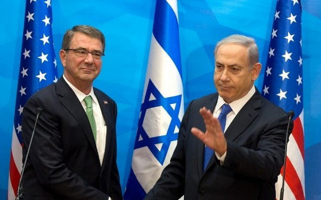 US Defence Secretary Ashton Carterand Israeli Prime Minister Benjamin Netanyahu ahead of their meeting in Jerusalem, on July 21, 2015. (AFP photo/Pool/Menahem Kahana)
