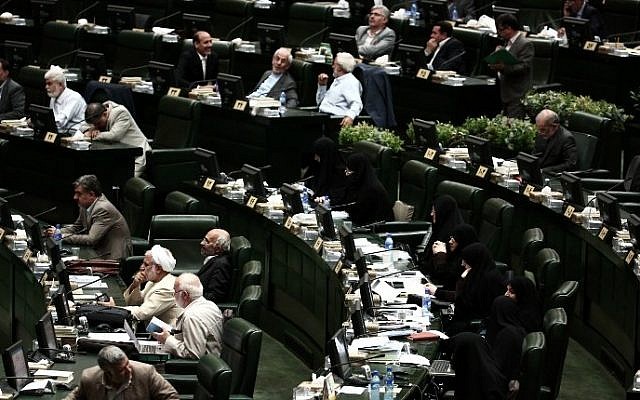 Iranian MPs listen to a speech by Foreign Minister Mohammed Javad Zarif in the parliament building in Tehran, July 21, 2015, defending the nuclear deal. (AFP Photo/Behrouz Mehri) Iranian MPs listen to a speech by Foreign Minister Mohammed Javad Zarif in the parliament building in Tehran, July 21, 2015, defending the nuclear deal. (AFP Photo/Behrouz Mehri)