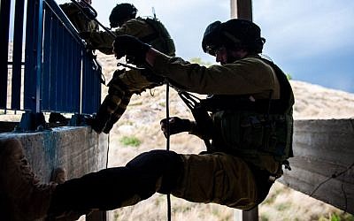 An IDF counterterrorism unit trains in neutralizing terrorists who have taken control of a building. (IDF Spokesperson)