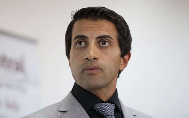 Mosab Yousef, son of Hamas founder Sheikh Hassan Yousef, speaks during a press conference in Jerusalem on June 19, 2012 (Yonatan Sindel/Flash90)