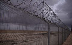 File: The border fence along the Israel-Gaza border, August 10, 2014 (Tomer Neuberg/Flash90)