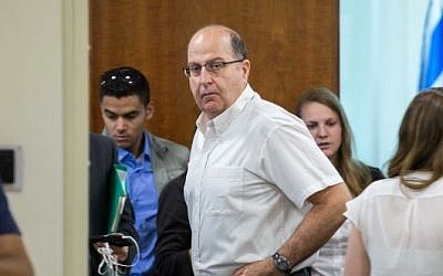 Israeli Minister of Defense Moshe Ya'alon at the weekly cabinet meeting at Prime Minister Benjamin Netanyahu's office in Jerusalem on July 5, 2015 (Emil Salman/Pool)