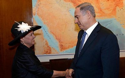 Prime Minster Benjamin Netanyahu meets Esther Pollard, the wife of US-Israeli spy Jonathan Pollard, at the Prime Minister's Residence in Jerusalem, June 29, 2015 (Amos Ben Gershon/PMO, courtesy)