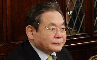 Samsung Group chairman Lee Kun-hee, Washington D.C., May 8, 2013. (Chong Wa Dae/Wikipedia/Flickr/CC BY-SA 2.0)