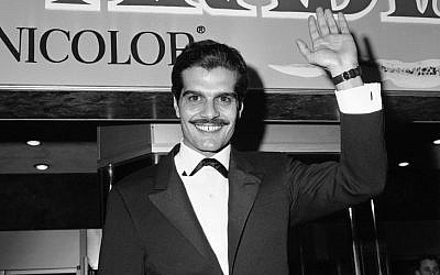In this Dec. 21, 1962 file photo, Omar Sharif, who plays the part of Ali in “Lawrence of Arabia”, arrives for the premier in Hollywood. (AP, File) In this Dec. 21, 1962 file photo, Omar Sharif, who plays the part of Ali in “Lawrence of Arabia”, arrives for the premier in Hollywood. (AP, File)