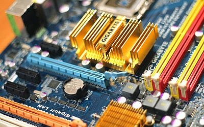 Computer processor (Courtesy)