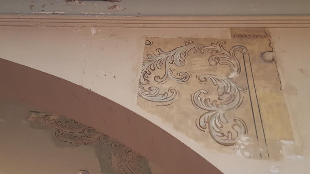 An example of the mural excavation and restoration work carried out at Boston’s so-called Vilna Shul since 2009, as photographed on July 17, 2015. Until excavators started to uncover murals in 2009, little was known about the extent and diversity of the Vilna’s hidden Promised Land murals, which echoed the style of Eastern European synagogue interiors. (photo credit: Matt Lebovic/The Times of Israel) An example of the mural excavation and restoration work carried out at Boston’s so-called Vilna Shul since 2009, as photographed on July 17, 2015. Until excavators started to uncover murals in 2009, little was known about the extent and diversity of the Vilna’s hidden Promised Land murals, which echoed the style of Eastern European synagogue interiors. (photo credit: Matt Lebovic/The Times of Israel)