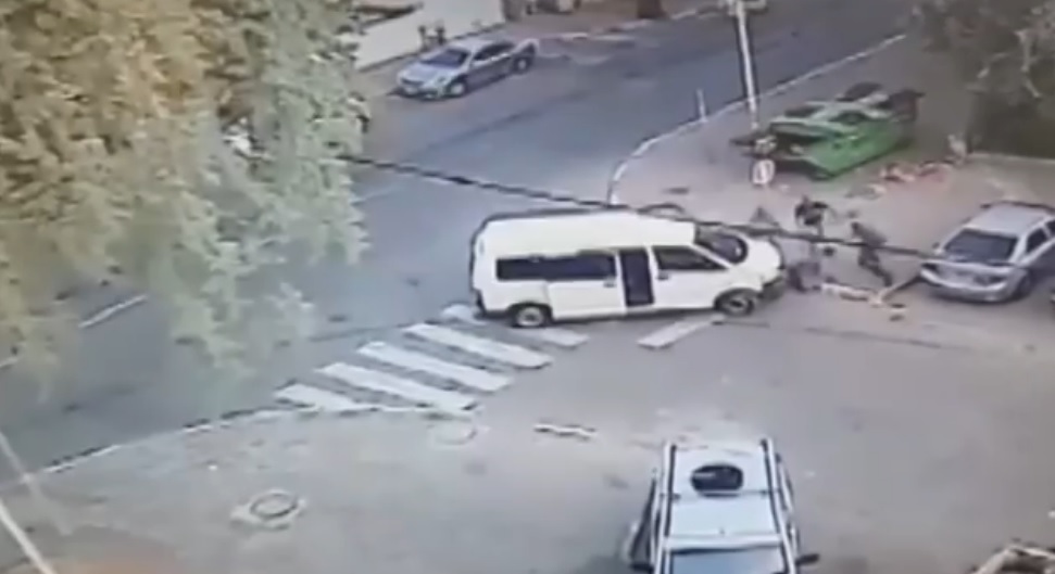 CCTV footage released by police July 1, 2015, showing the beating and kidnapping of 38-year-old Issa Debabseh in Lod on May 27, 2015. (Screen capture: Channel 2)