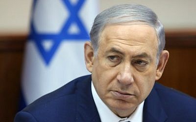 Prime Minister Benjamin Netanyahu leads the weekly cabinet meeting in Jerusalem on August 5, 2015 (Marc Israel Sellem/POOL/Flash90) 