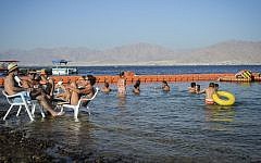 Israelis enjoy the sea at the Southern Israeli city of Eilat, on August 6, 2015. (Flash90)