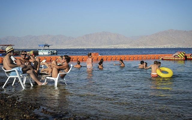Israelis enjoy the sea at the Southern Israeli city of Eilat, on August 6, 2015. (Flash90) Israelis enjoy the sea at the Southern Israeli city of Eilat, on August 6, 2015. (Flash90)