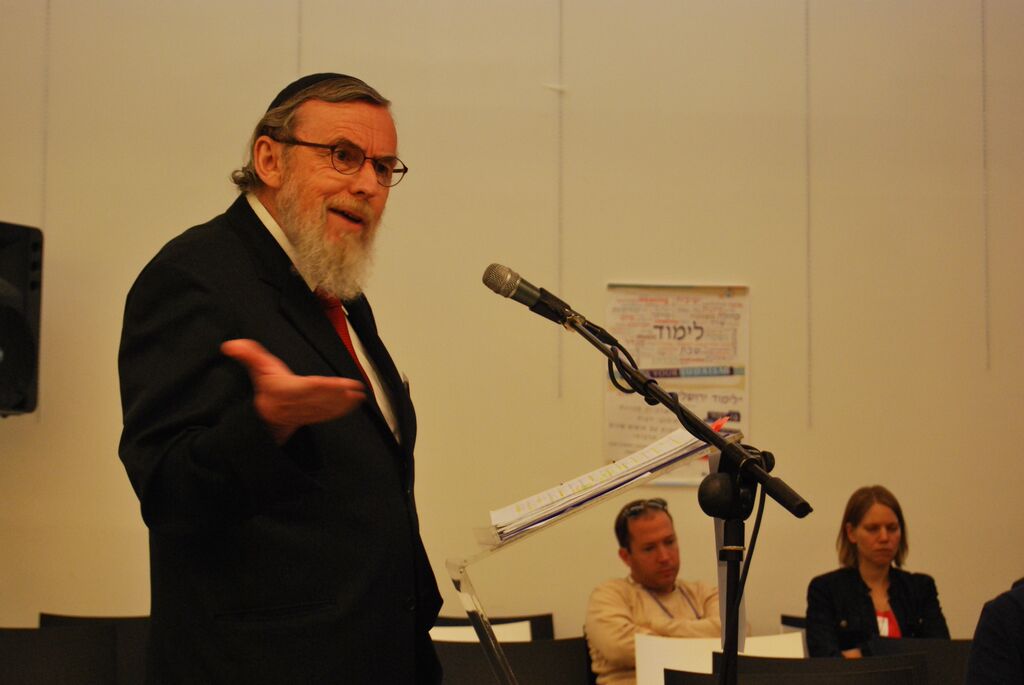 Nathan Lopez Cardozo teaching at a past Limmud (Courtesy Limmud Jerusalem)