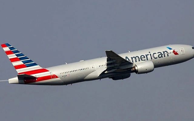 Illustrative: An American Airlines Boeing 777 during takeoff (CC-BY-SA Sergey Kustov/Wikimedia Commons) Illustrative: An American Airlines Boeing 777 during takeoff (CC-BY-SA Sergey Kustov/Wikimedia Commons)