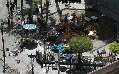 The Erawan Shrine at Rajprasong intersection in Bangkok, Thailand, Tuesday, August. 18, 2015 (AP /Sakchai Lalit)