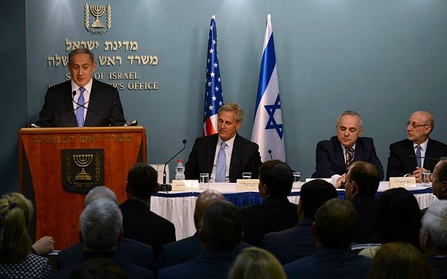 PM Netanyahu briefs Republican Congressmen in Jerusalem, August 12, 2015 (Haim Zach/GPO)