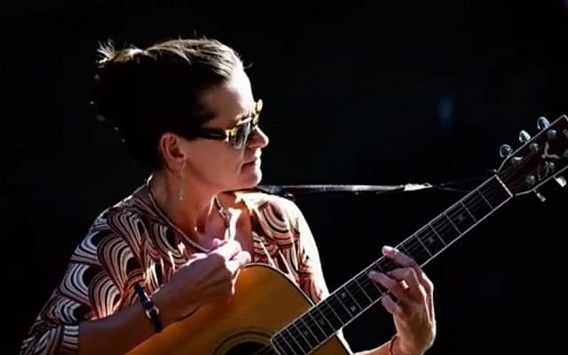 British singer Alison Chabloz (Screen capture: YouTube)