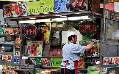 Illustrative image of a Halal food stand in New York. ( Halal Store via ChameleonsEye / Shutterstock.com