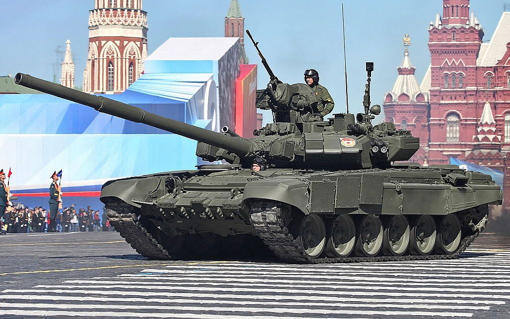 A Russian T-90A tank on parade in Moscow (CC BY-SA 3.0/Vitaly V. Kuzmin/Wikipedia)