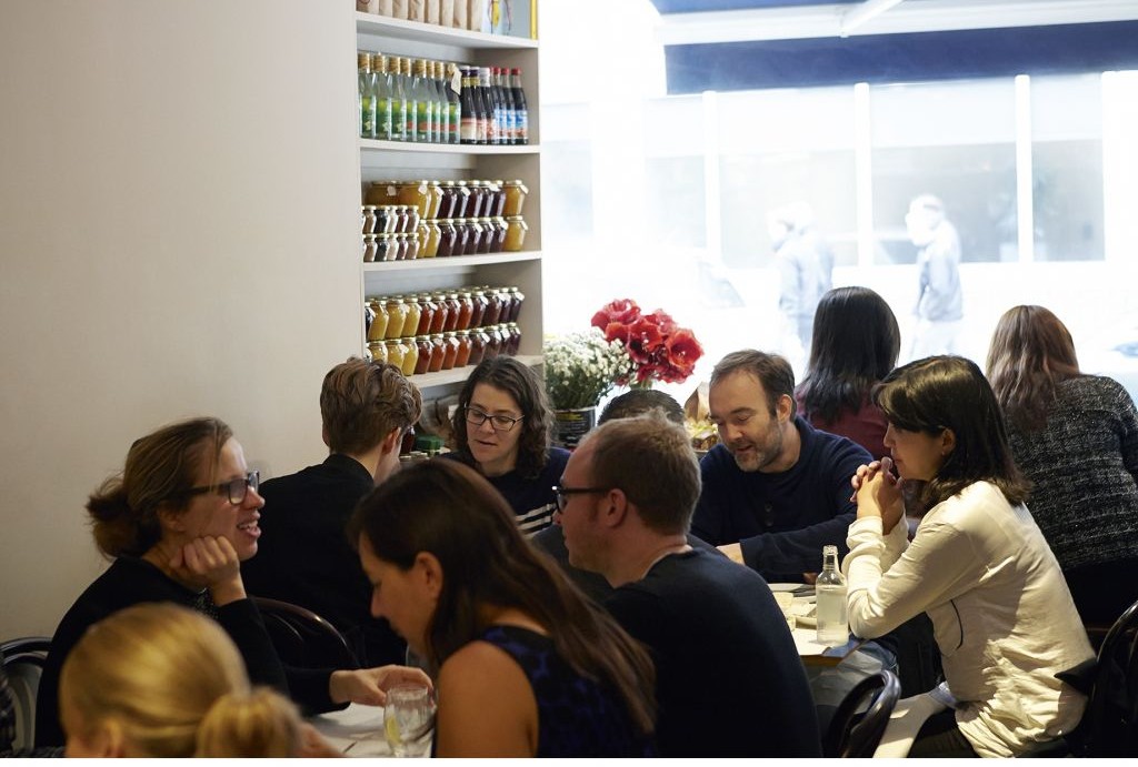 The lunch rush at Honey & Co. (© Patricia Niven 2015)