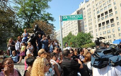 Crowds gathering to catch a glimpse of Don Francisco when a block in Manhattan’s Washington Heights neighborhood was named for the longtime TV host, Sept. 8, 2015. (Courtesy of Univision/JTA)
