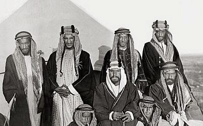 King Abdulaziz "Ibn Saud" (center) his with his brothers and sons. (Photo: CC-BY Tribes of the World, Flikr)
