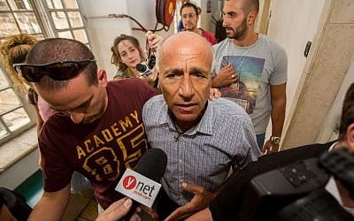 Mordechai Vanunu speaks to the media at the Magistrate's Court in Jerusalem on September 10, 2015. (Yonatan Sindel/Flash90) Mordechai Vanunu speaks to the media at the Magistrate's Court in Jerusalem on September 10, 2015. (Yonatan Sindel/Flash90)