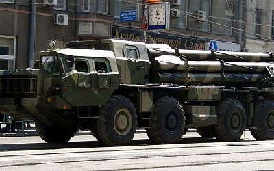 A 9A52-2 "Smerch" launch vehicle. (CC BY-SA 3.0 Digr/Wikipedia)