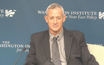 Former IDF chief of staff Benny Gantz speaks at the Washington Institute, September 25, 2015 (Washington Institute screenshot)