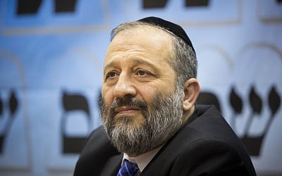 Economy Minister Aryeh Deri. (Yonatan Sindel/Flash90)